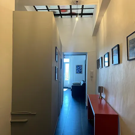 Sur Quai - En Face De La Criée