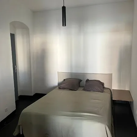 Sur Quai - En Face De La Criee