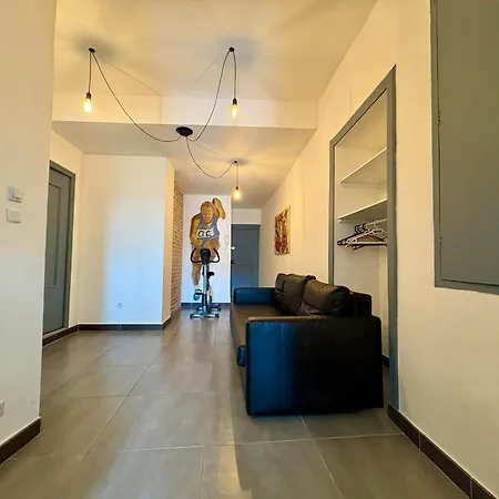 Sur Quai - En Face De La Criee * Сет